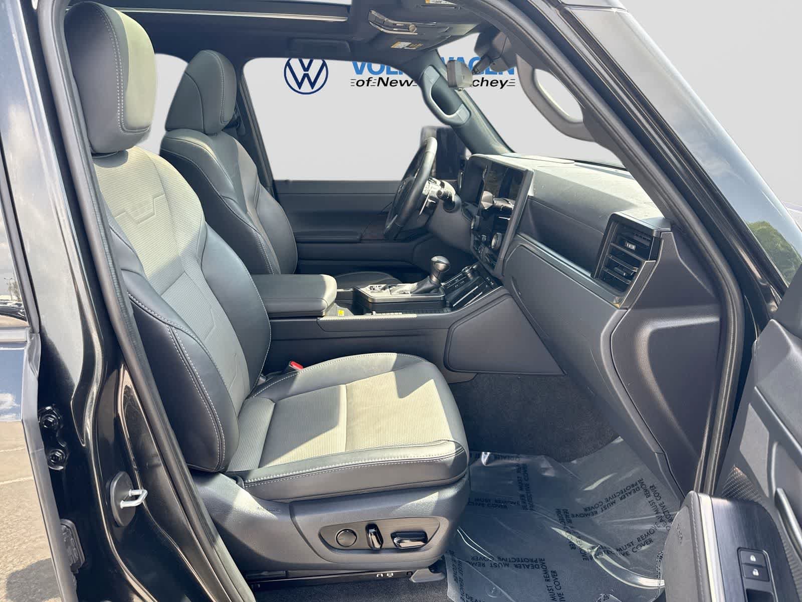 Used 2025 Lexus GX 550 w/ Accessory Package (2T) AWD/4WD image 28