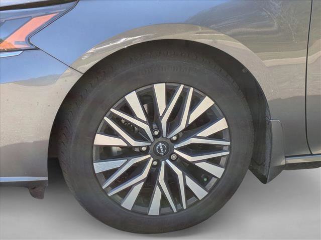 Used 2024 Nissan Altima 2.5 SV image 14