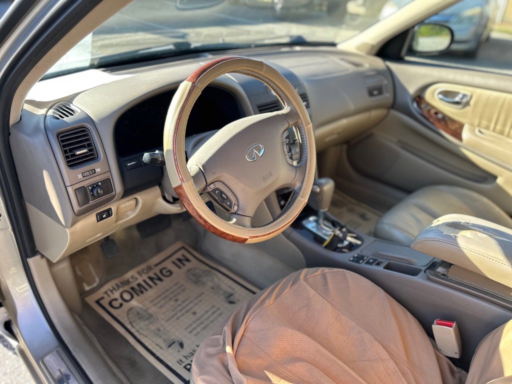 Used 2001 INFINITI I30 FWD image 11