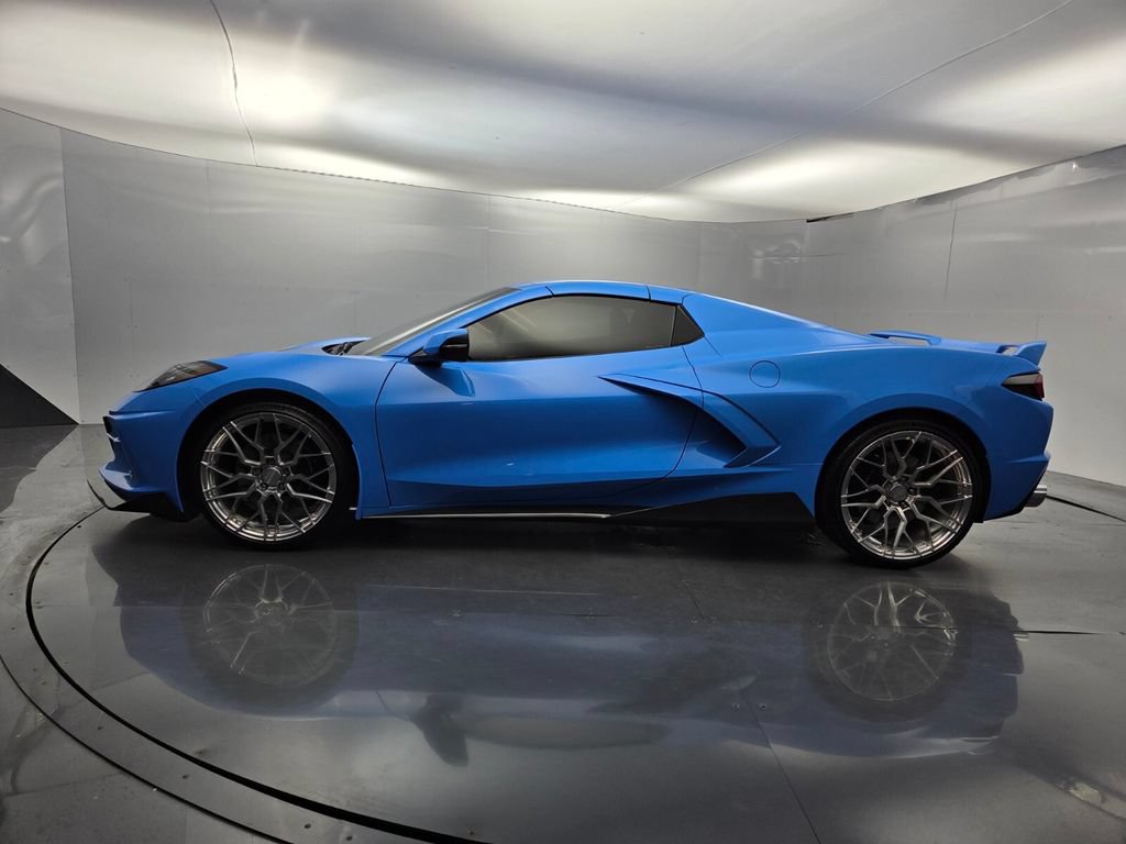 Used 2023 Chevrolet Corvette Stingray Premium Conv w/ Z51 Performance Package RWD image 5