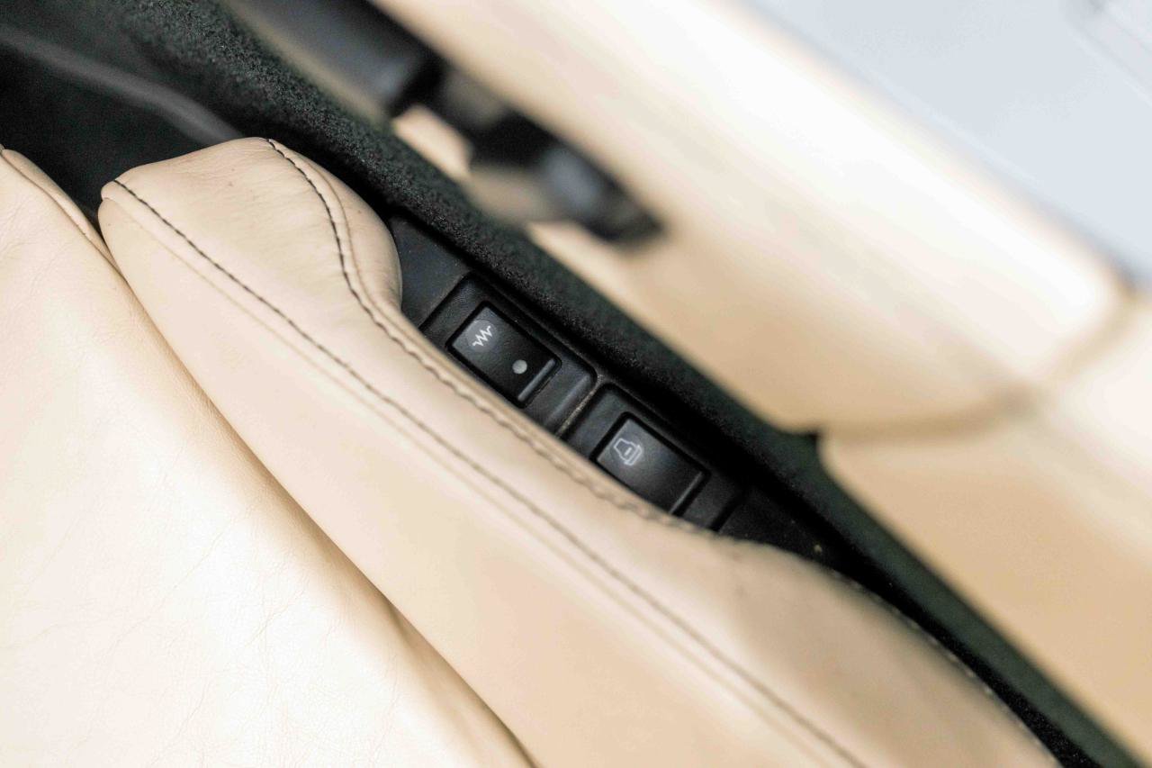 Used 2006 Aston Martin DB9 Volante RWD image 58