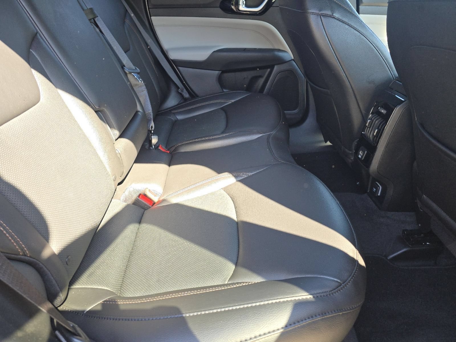 Used 2023 Jeep Compass Limited AWD/4WD image 18