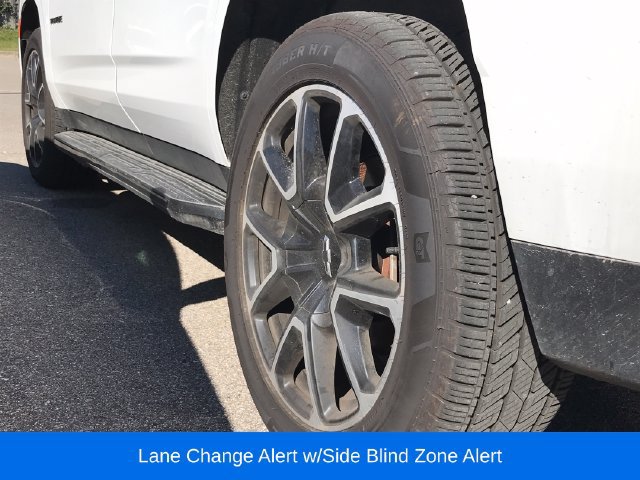 Used 2022 Chevrolet Tahoe RST w/ Luxury Package AWD/4WD image 12