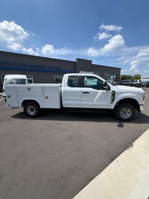 New 2026 Ford F250 XL w/ XL Chrome Package AWD/4WD image 2