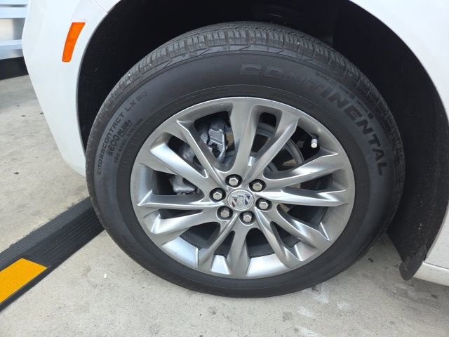 Used 2023 Buick Enclave Avenir w/ Avenir Technology Package image 9