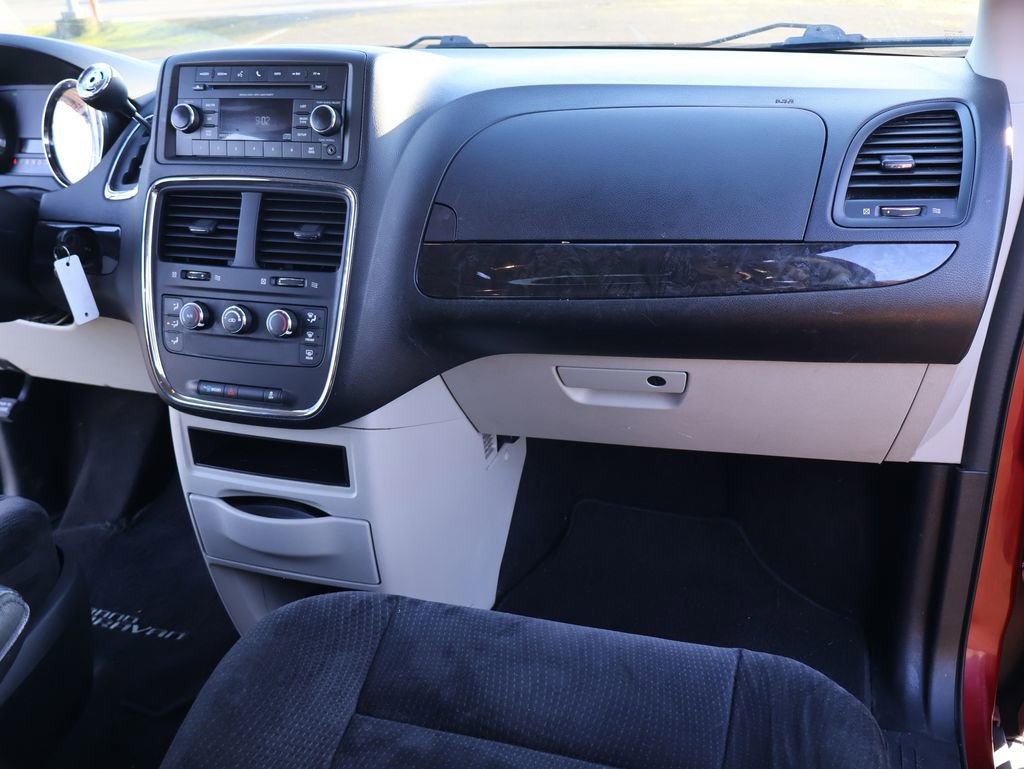 Used 2015 Dodge Grand Caravan American Value Package w/ UConnect Hands-Free Group image 30