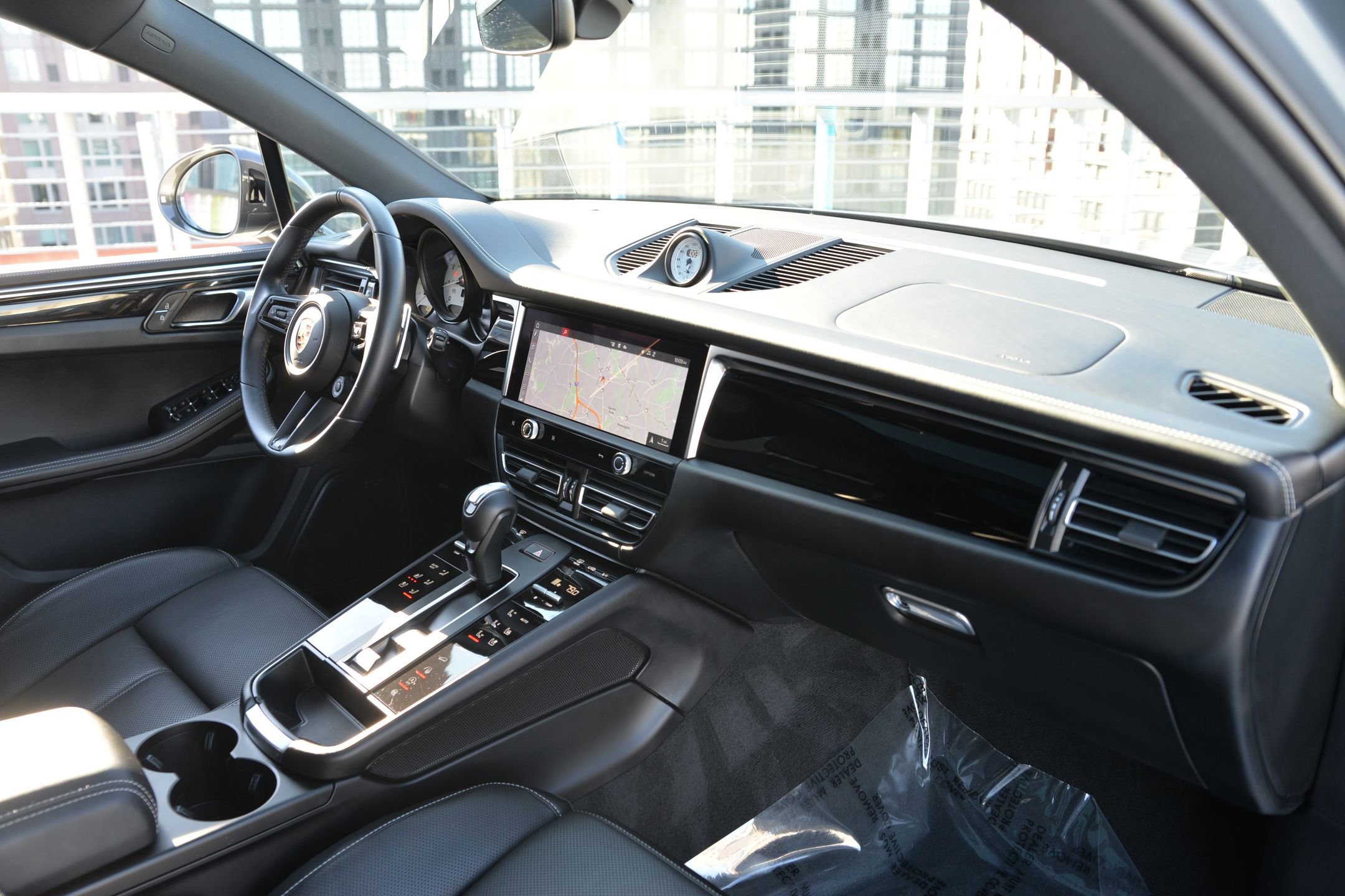 Certified 2024 Porsche Macan Turbo image 22