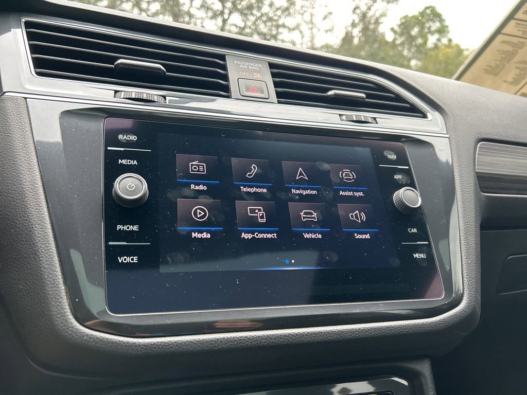Used 2022 Volkswagen Tiguan SEL R-Line image 33