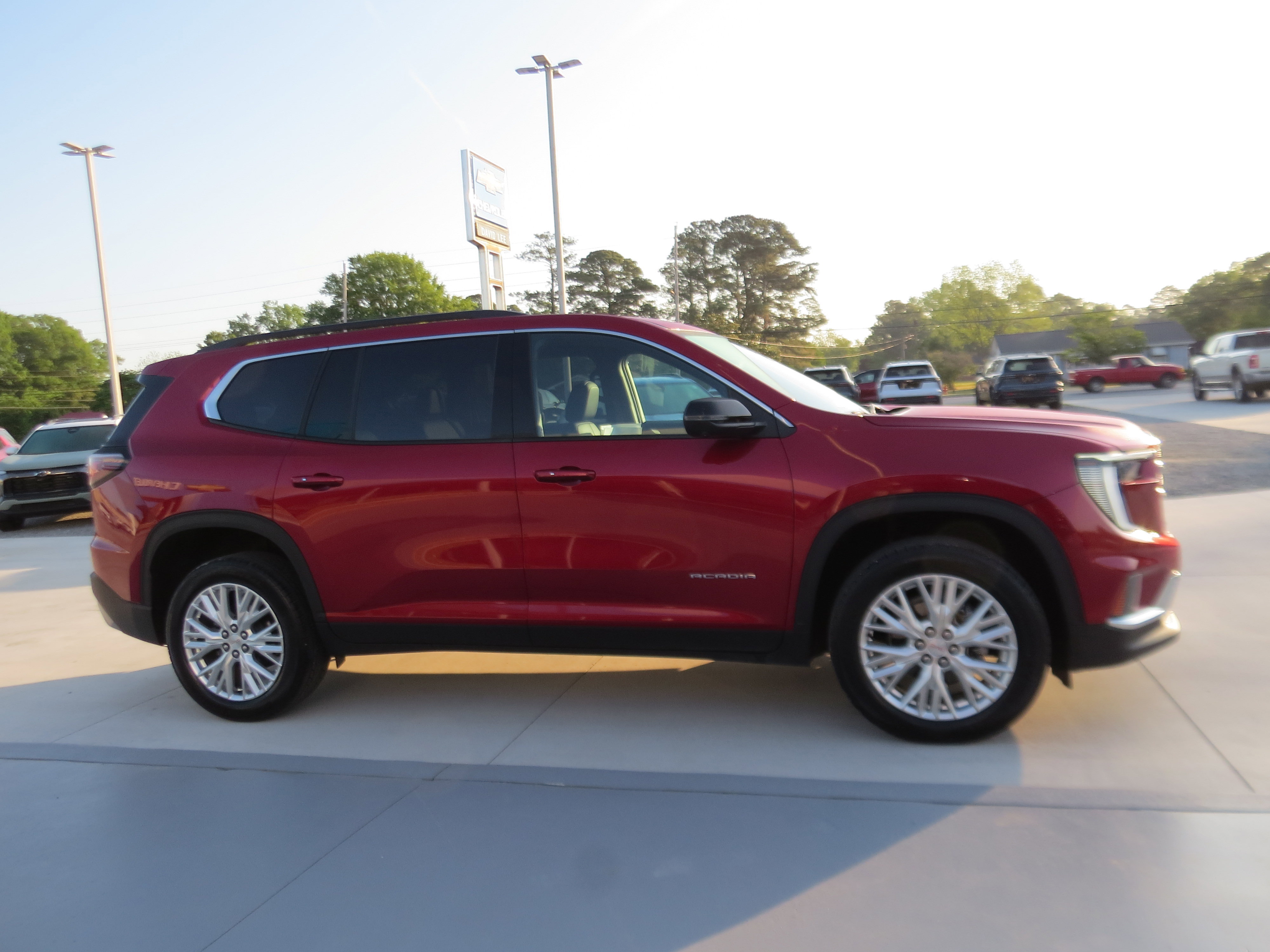 Used 2024 GMC Acadia Elevation image 6