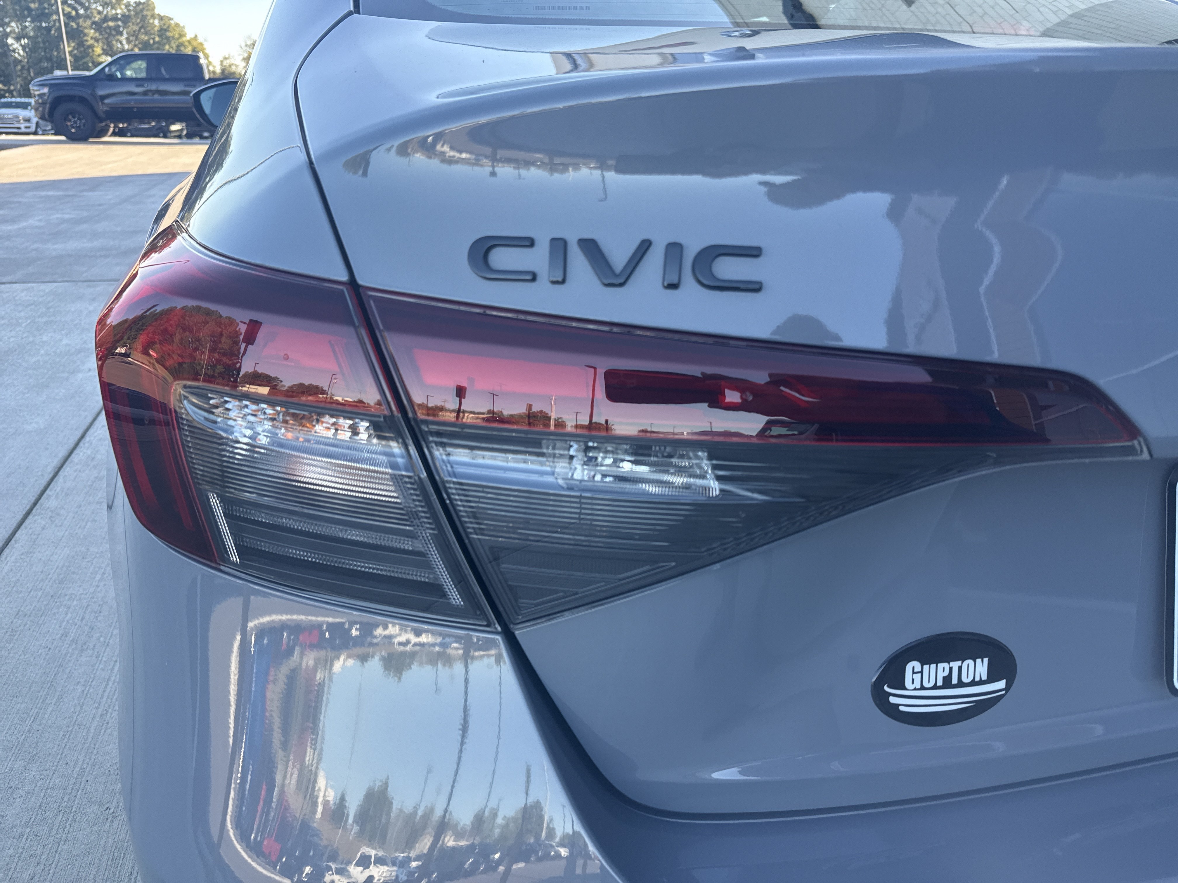Used 2025 Honda Civic Sport image 10