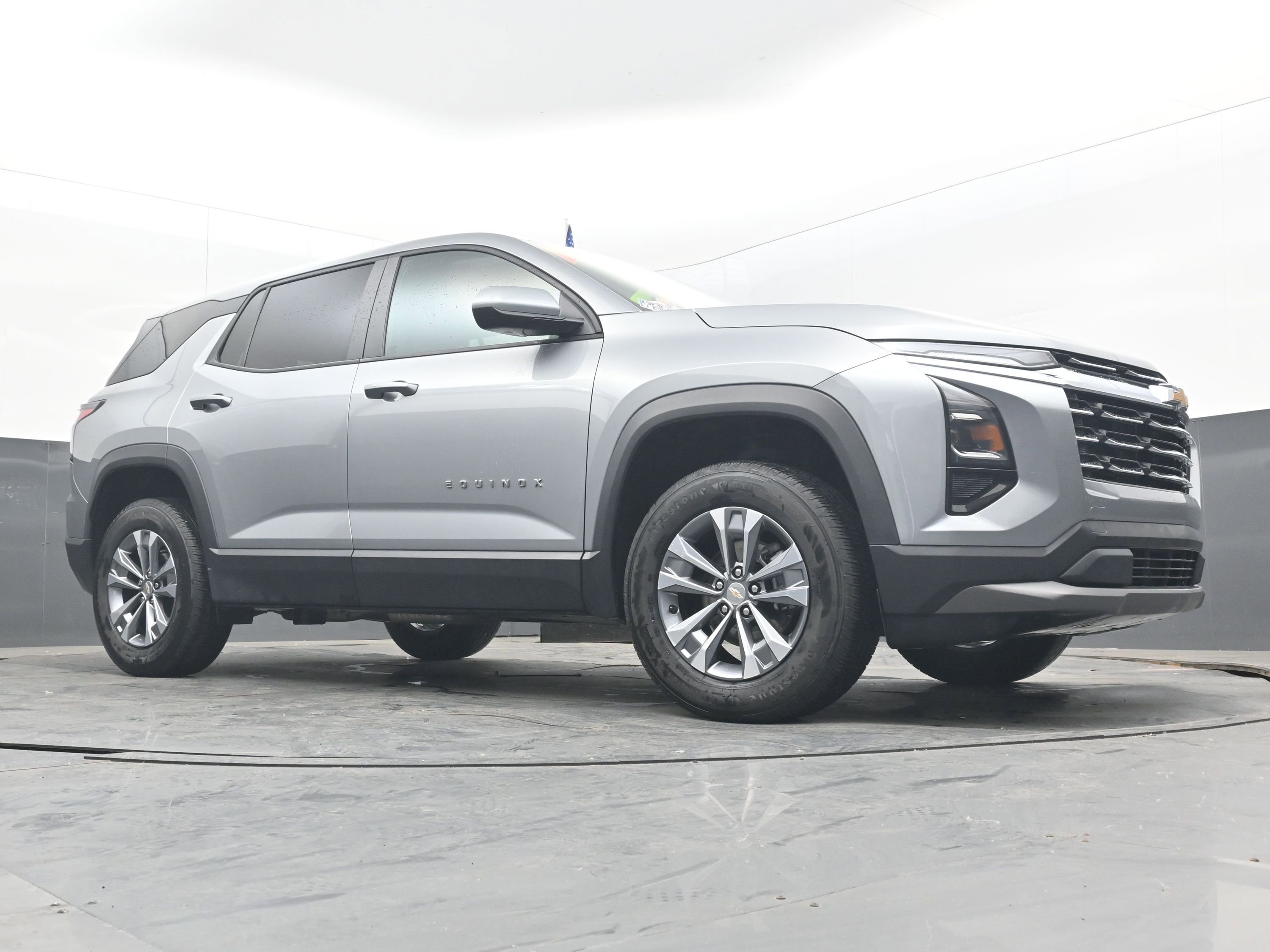 Used 2025 Chevrolet Equinox LT FWD image 24