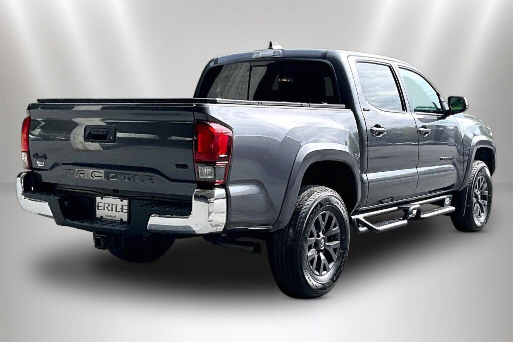 Used 2023 Toyota Tacoma SR5 AWD/4WD image 5
