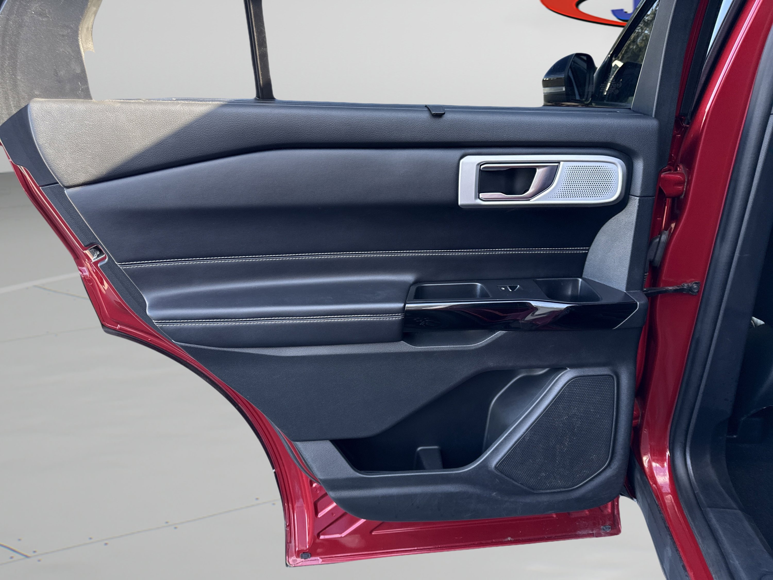 Used 2021 Ford Explorer ST w/ Equipment Group 401A image 9