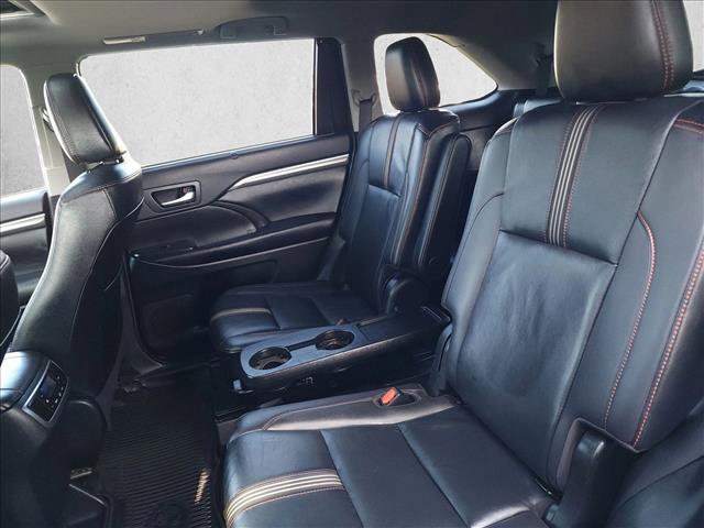 Certified 2019 Toyota Highlander SE AWD/4WD image 17