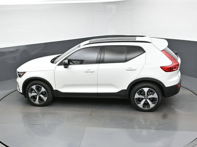 Used 2024 Volvo XC40 B5 Plus AWD/4WD image 43