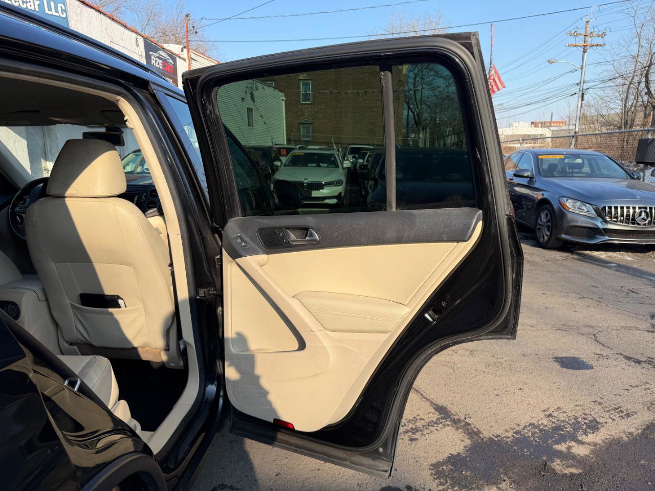 Used 2016 Volkswagen Tiguan S image 27