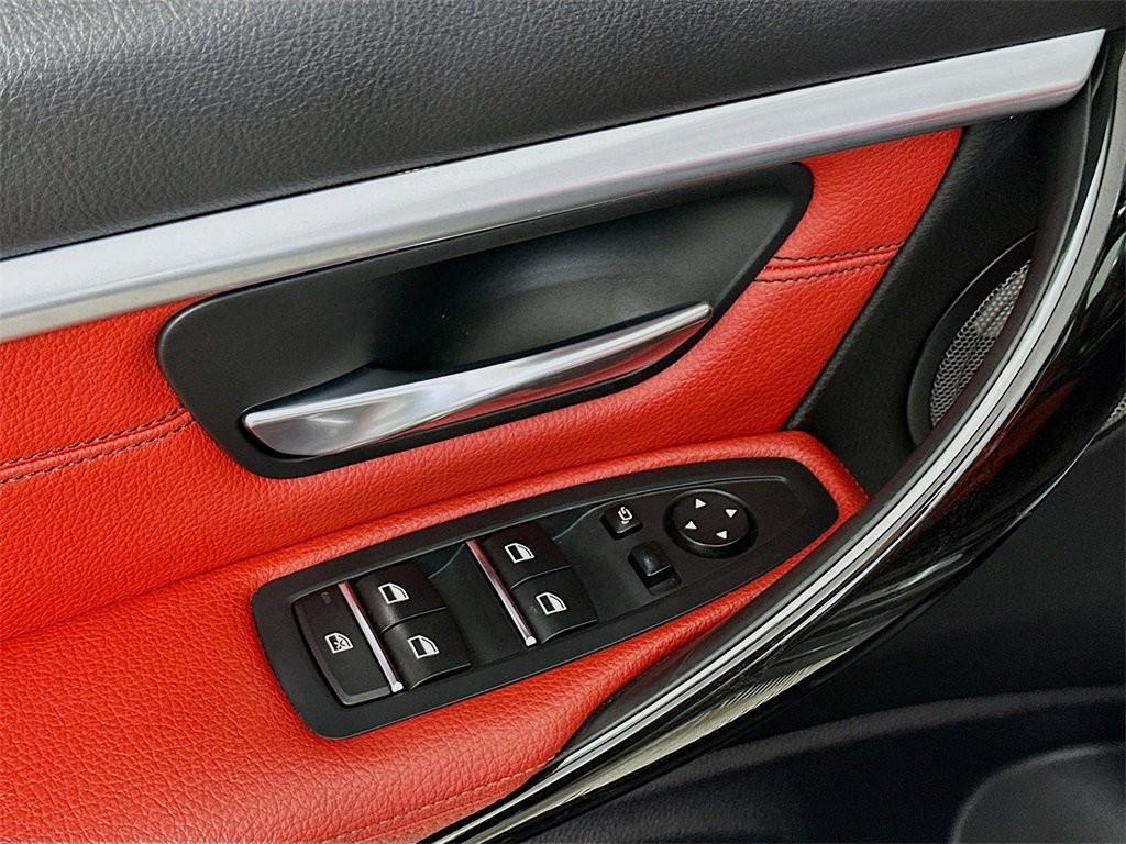 Used 2018 BMW 340i xDrive Sedan w/ Premium Package image 20