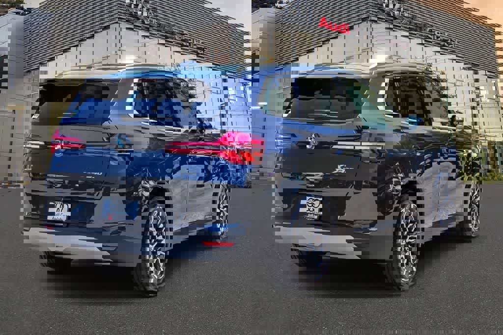 Used 2025 BMW X3 xDrive30i w/ Convenience Package AWD/4WD image 4