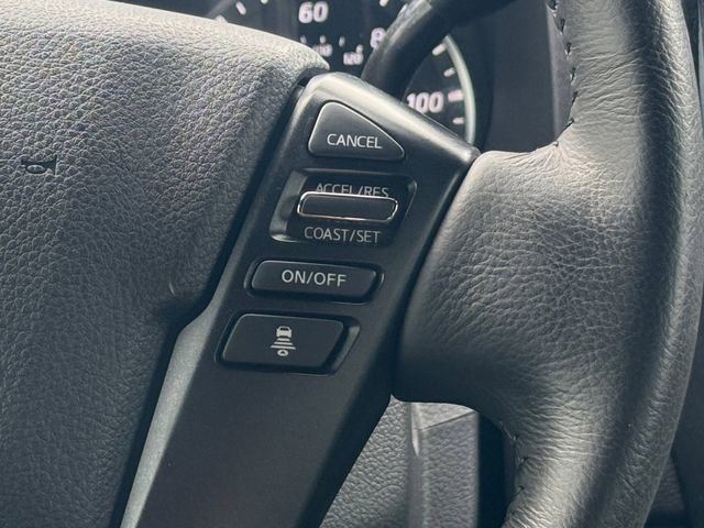 Used 2024 Nissan Titan SV w/ SV Convenience Package image 10