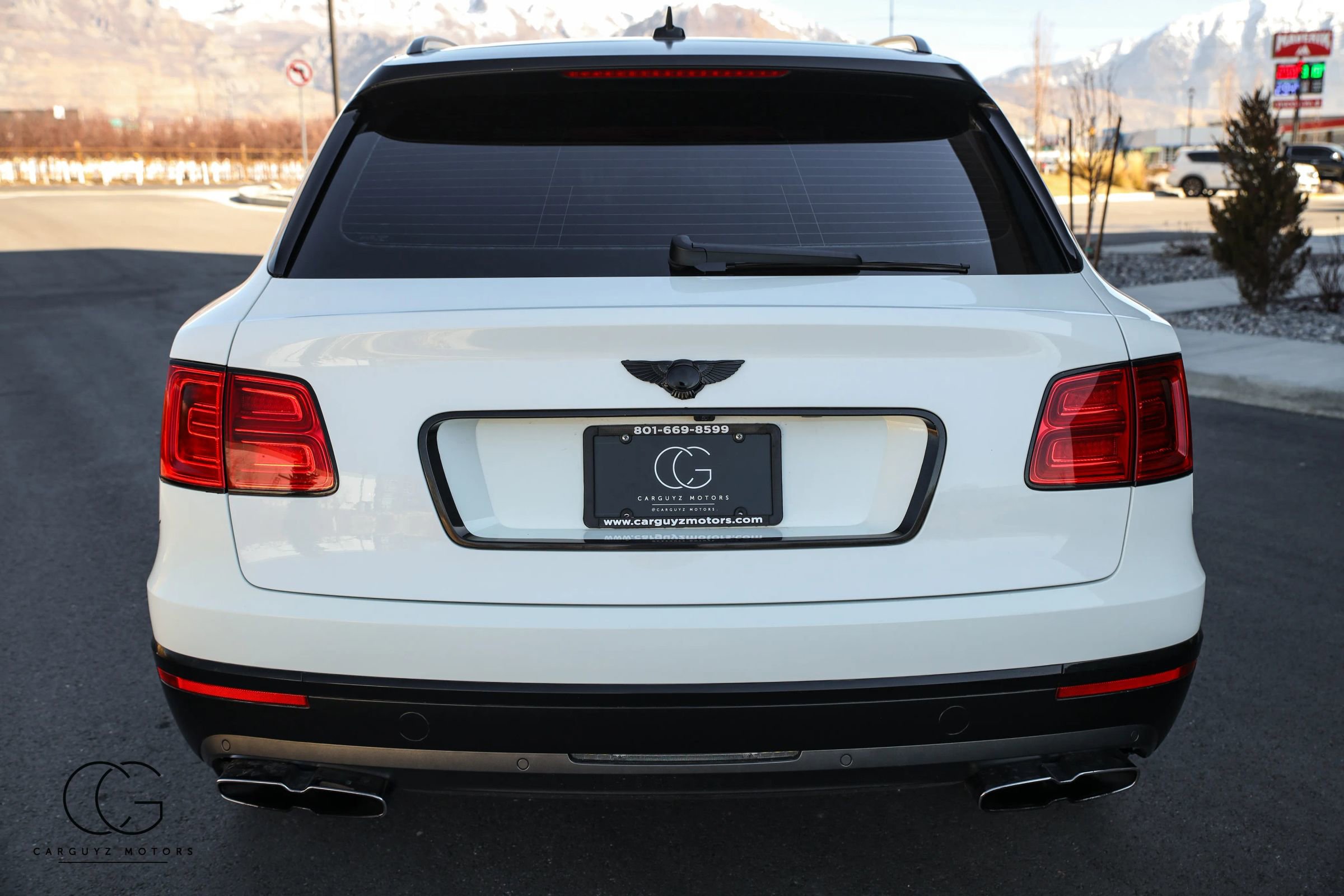 Used 2019 Bentley Bentayga image 13