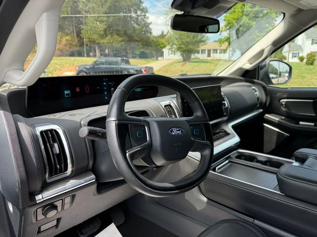 Used 2025 Ford Expedition Max Platinum AWD/4WD image 7