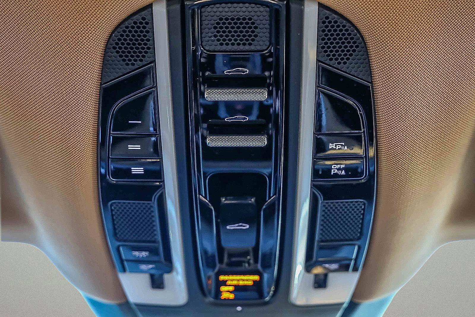 Used 2020 Porsche Panamera 4S w/ Premium Package Plus image 13