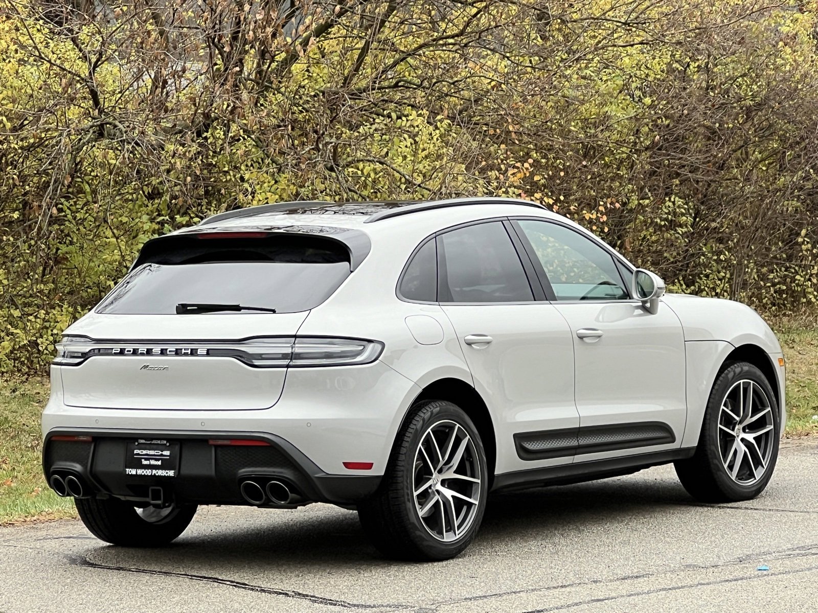 Certified 2025 Porsche Macan image 6