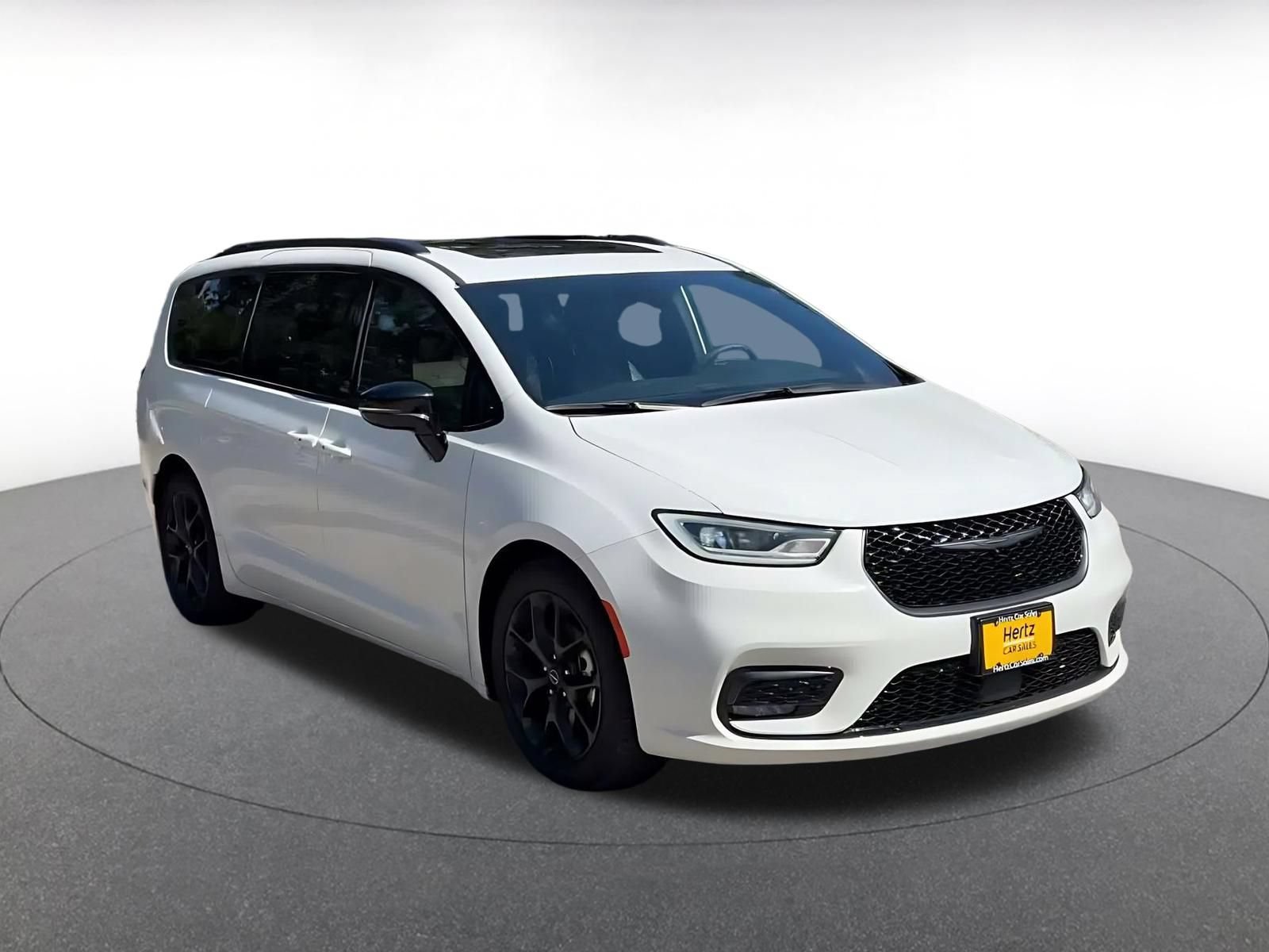 Used 2025 Chrysler Pacifica Limited FWD image 3