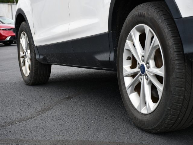 Used 2017 Ford Escape SE AWD/4WD image 10