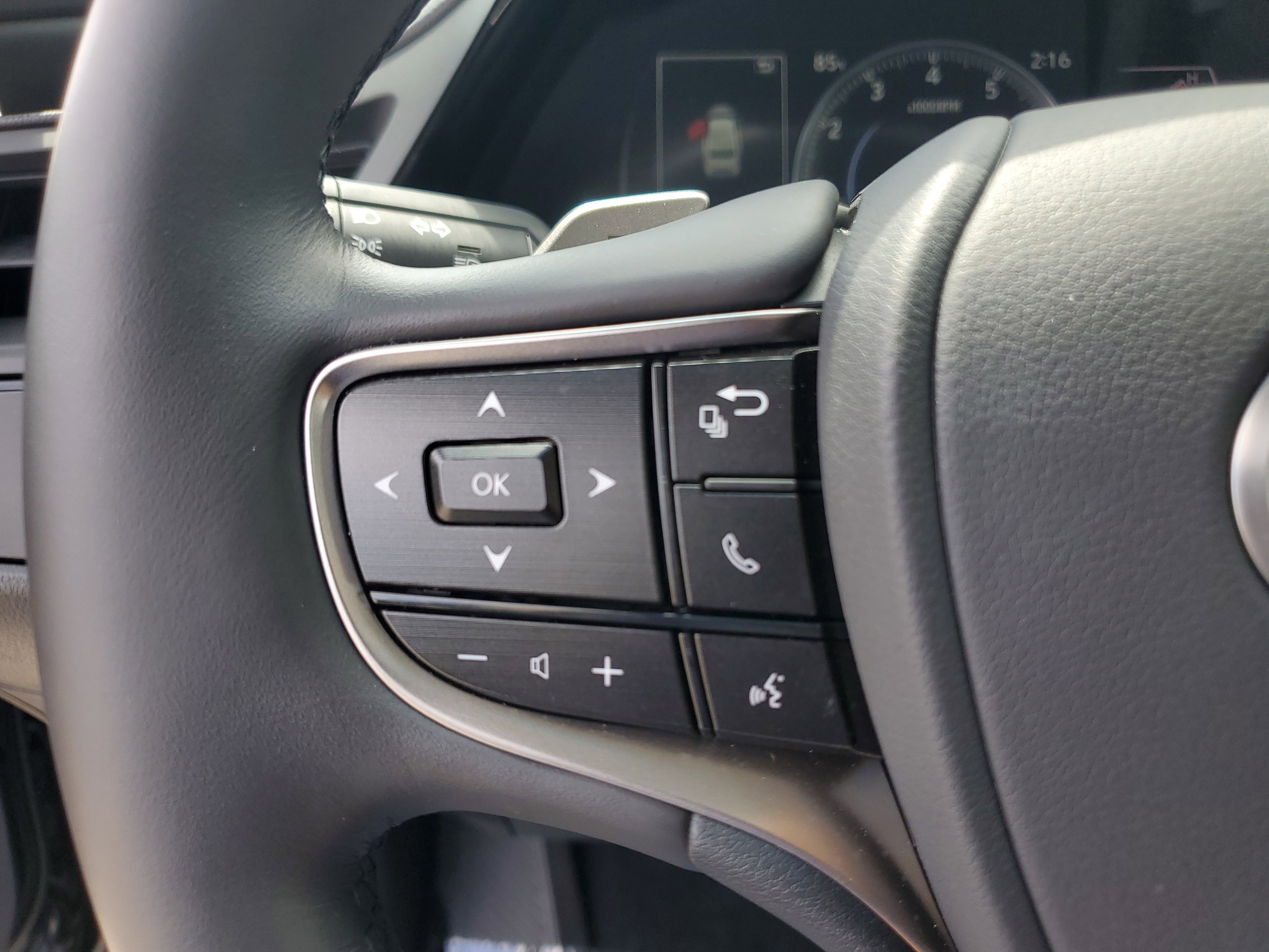 Used 2024 Lexus ES 350 w/ Premium Package image 20