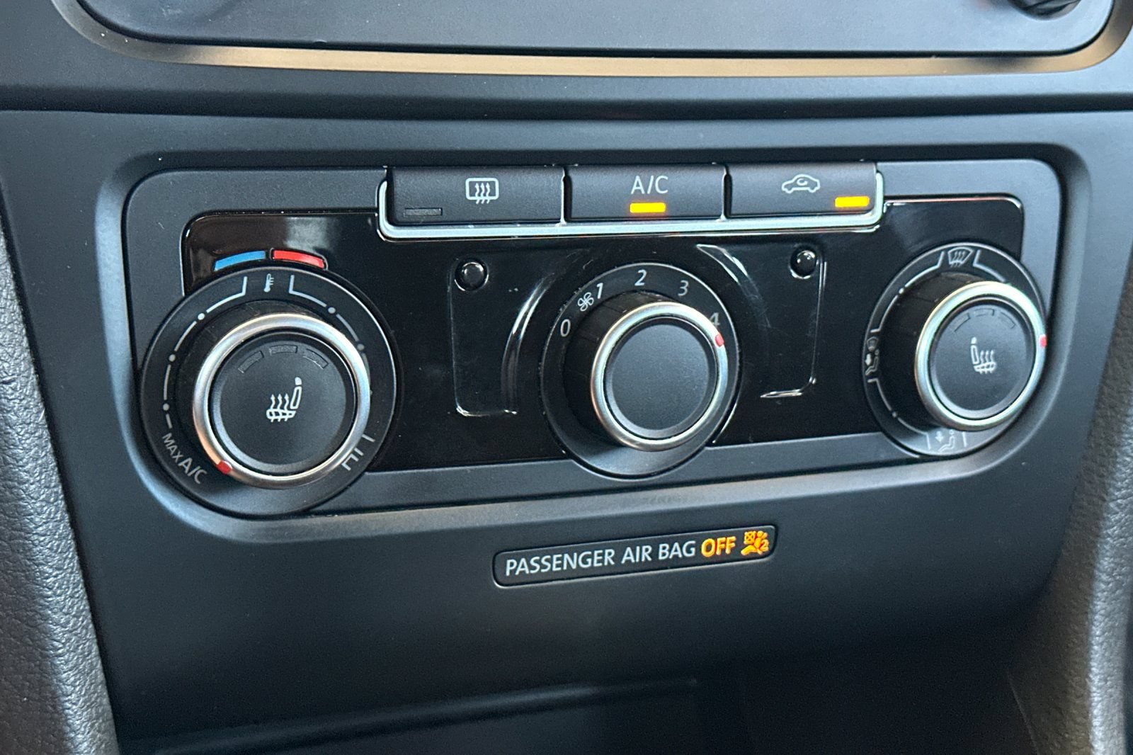 Used 2013 Volkswagen GTI Wolfsburg Edition FWD image 20