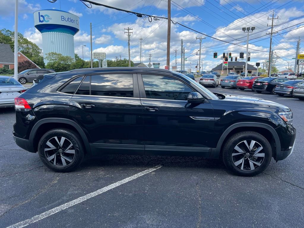 Used 2022 Volkswagen Atlas Cross Sport SE FWD image 5
