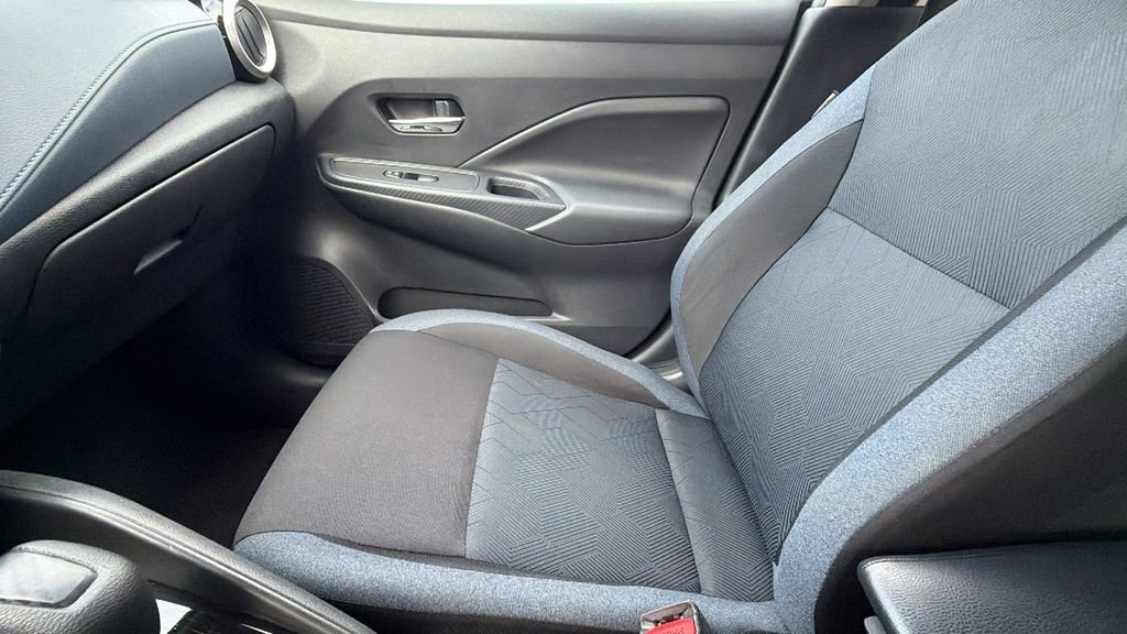Used 2023 Nissan Versa SV image 23