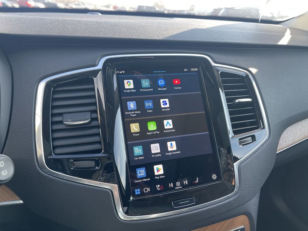 Used 2025 Volvo XC90 B6 Plus image 25