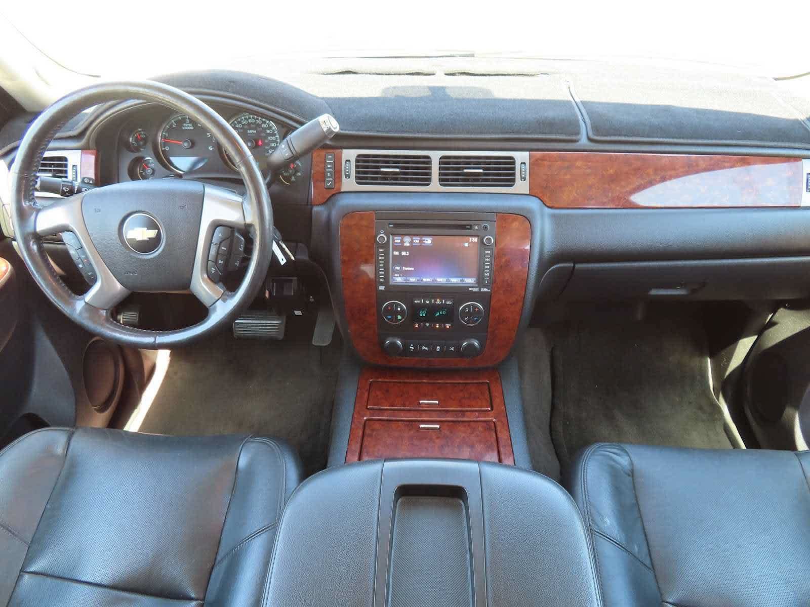 Used 2012 Chevrolet Avalanche LTZ AWD/4WD image 2