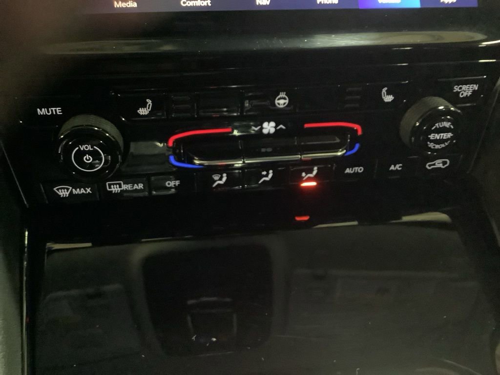 Certified 2023 Jeep Grand Cherokee Limited image 34