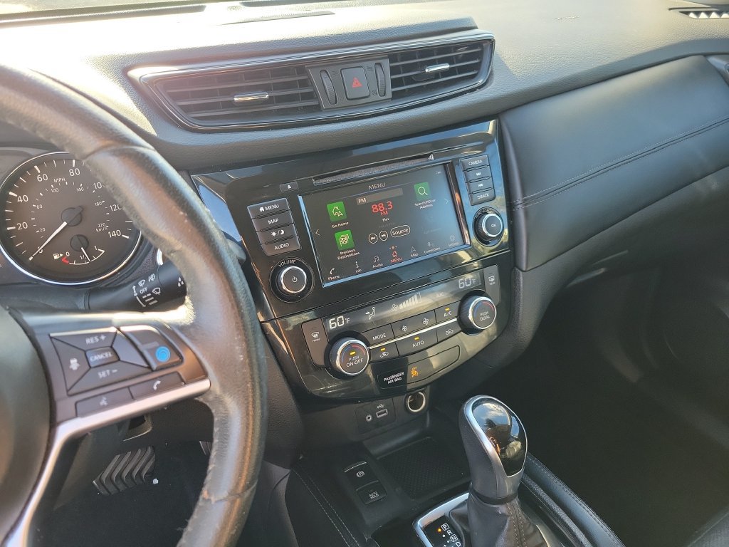 Used 2020 Nissan Rogue SL FWD image 25