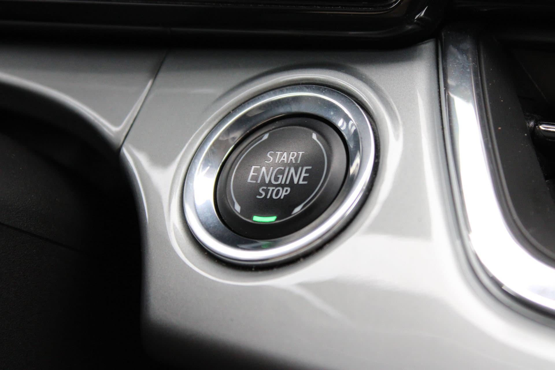 Used 2025 Chevrolet Trax LT FWD image 35