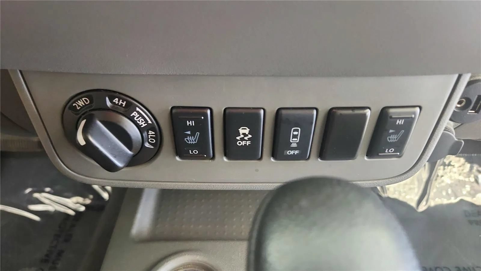 Used 2021 Nissan Frontier SV w/ Midnight Edition Floor Mats AWD/4WD image 30