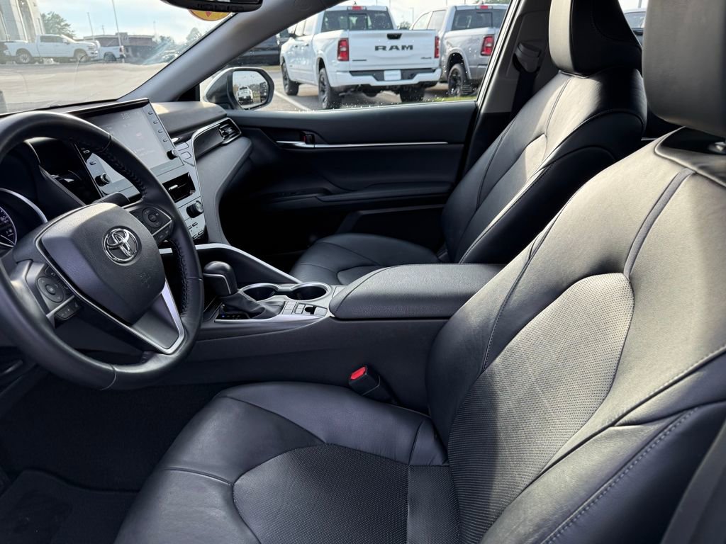 Used 2021 Toyota Camry XLE image 9