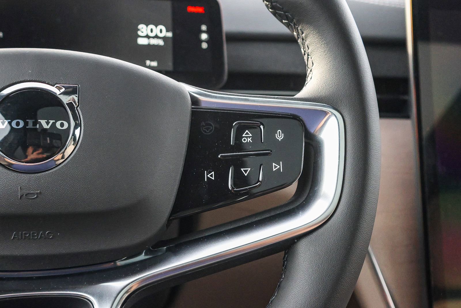 New 2026 Volvo EX90 Plus AWD/4WD image 32
