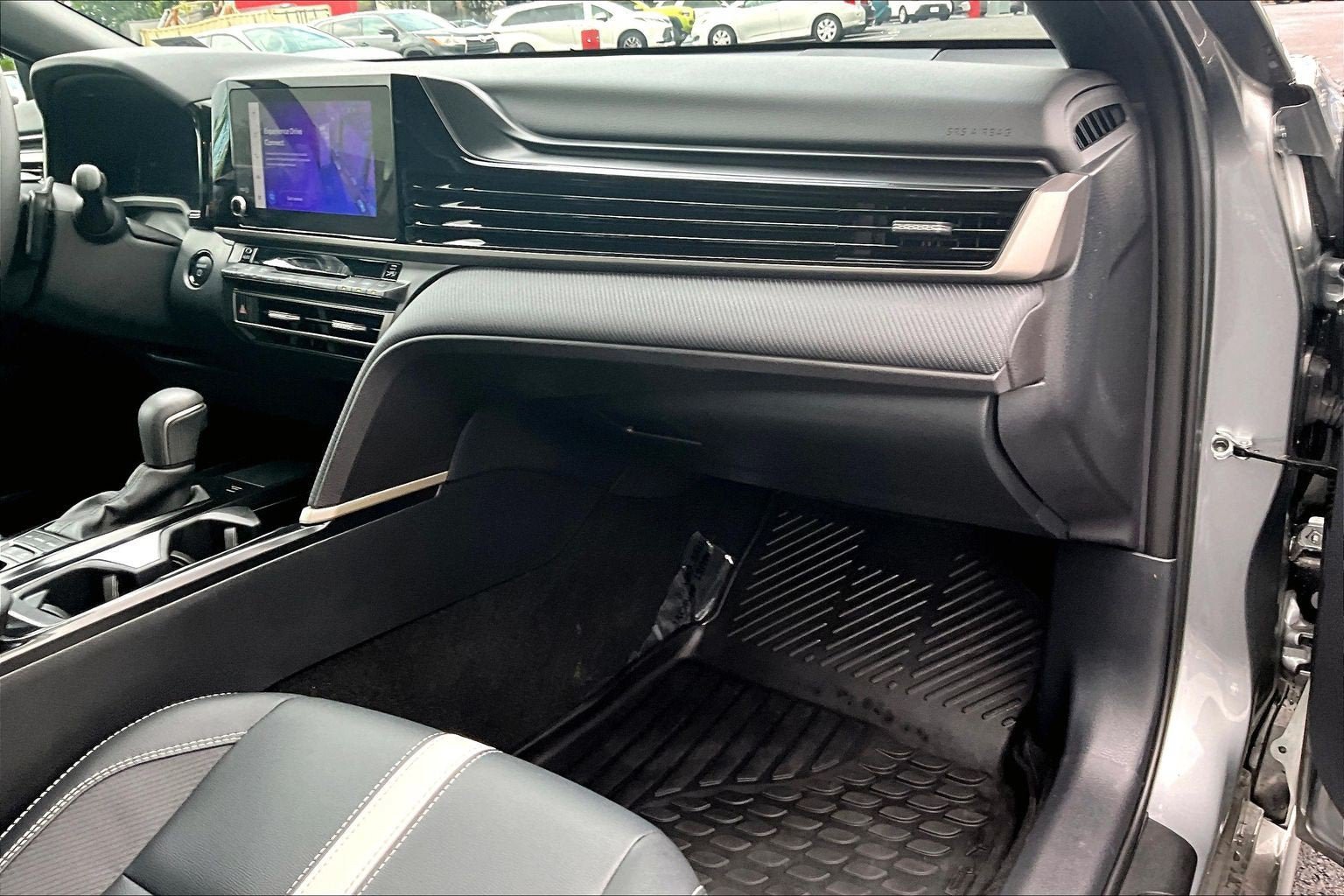 Used 2026 Toyota Camry SE w/ Convenience Package FWD image 15