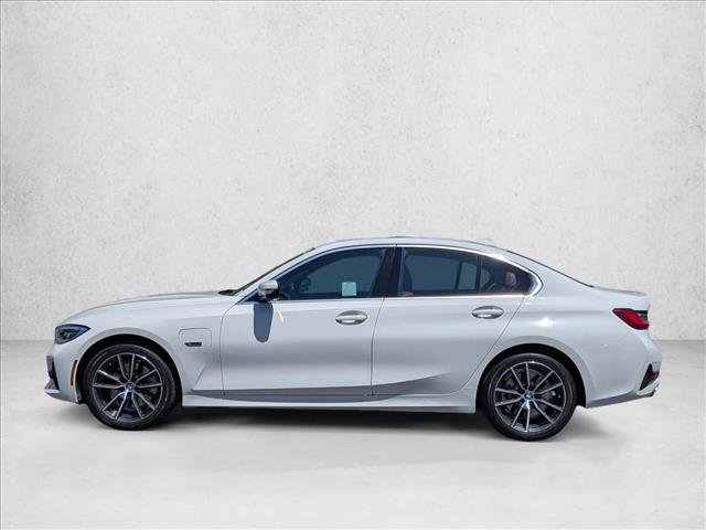 Used 2022 BMW 330e w/ Driving Assistance Package RWD image 9