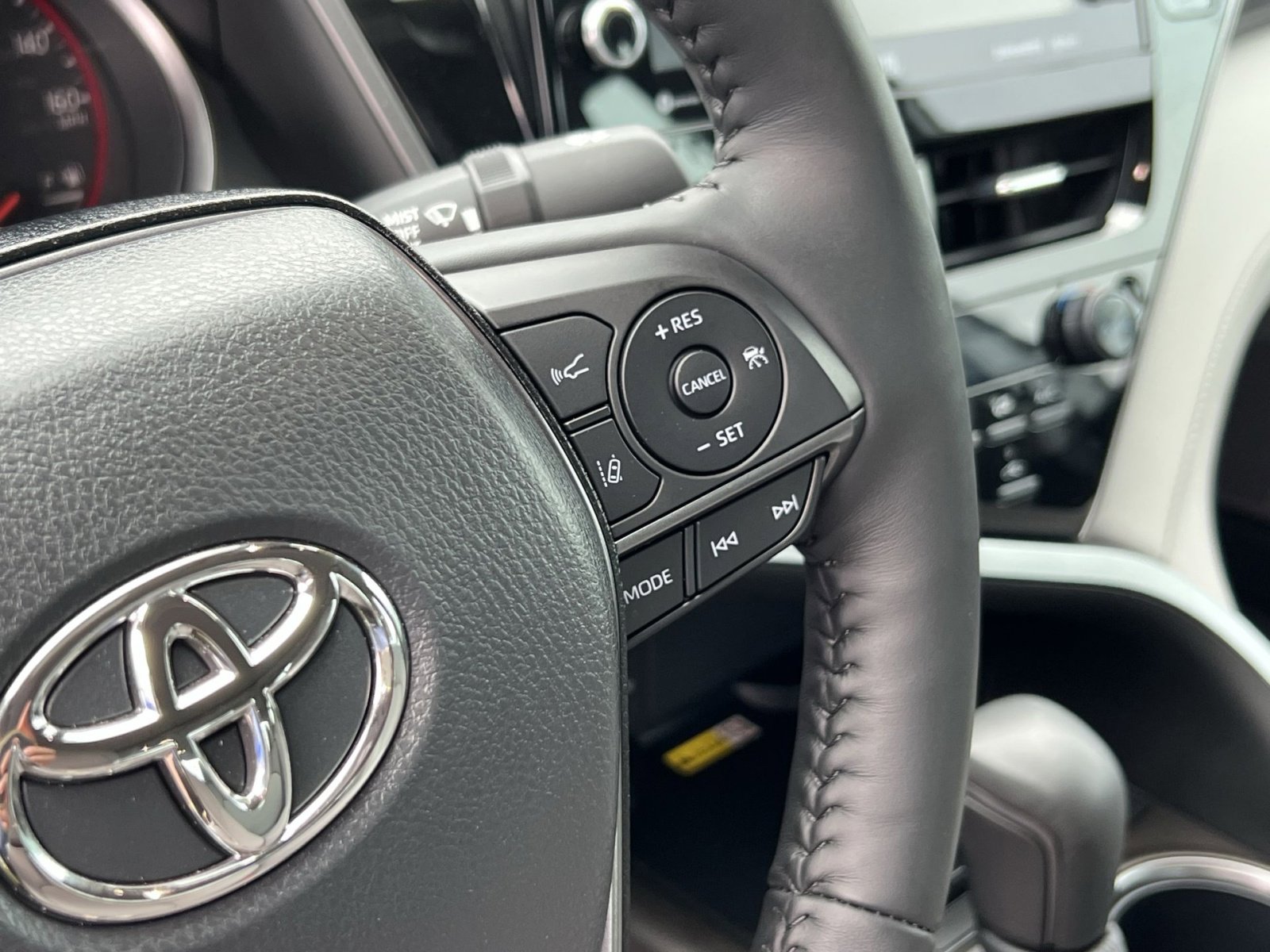 Used 2023 Toyota Camry XSE w/ Navigation Package image 29