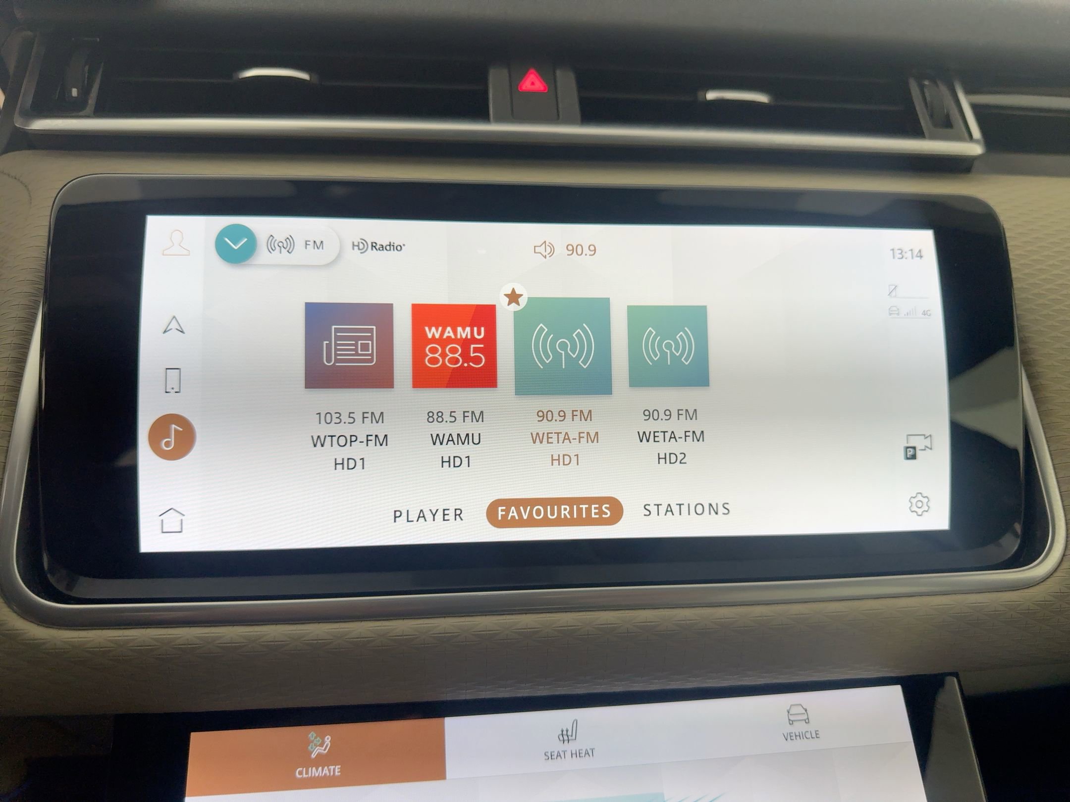 Used 2023 Land Rover Range Rover Velar R-Dynamic S image 45