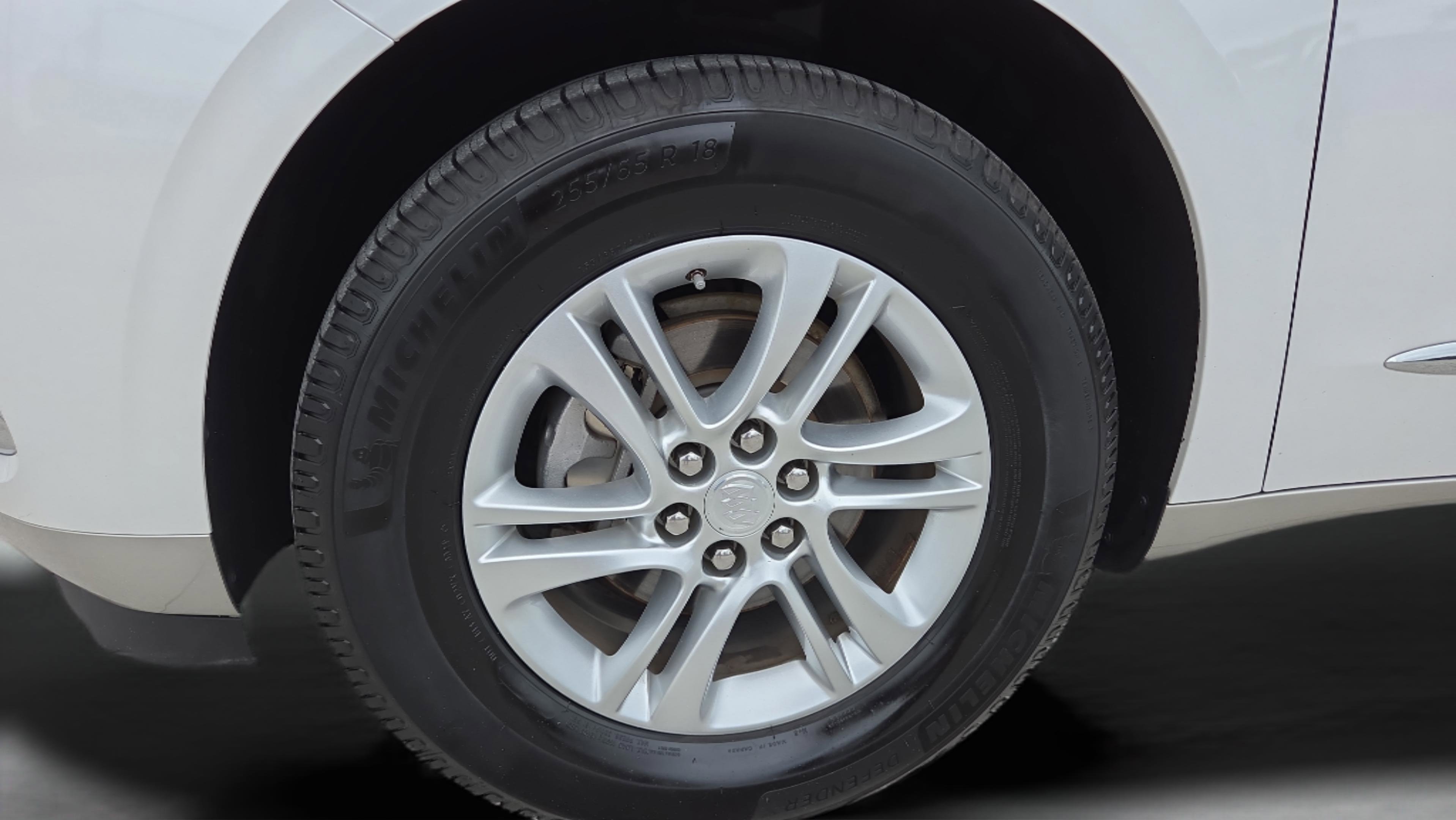 Used 2019 Buick Enclave Essence FWD image 37