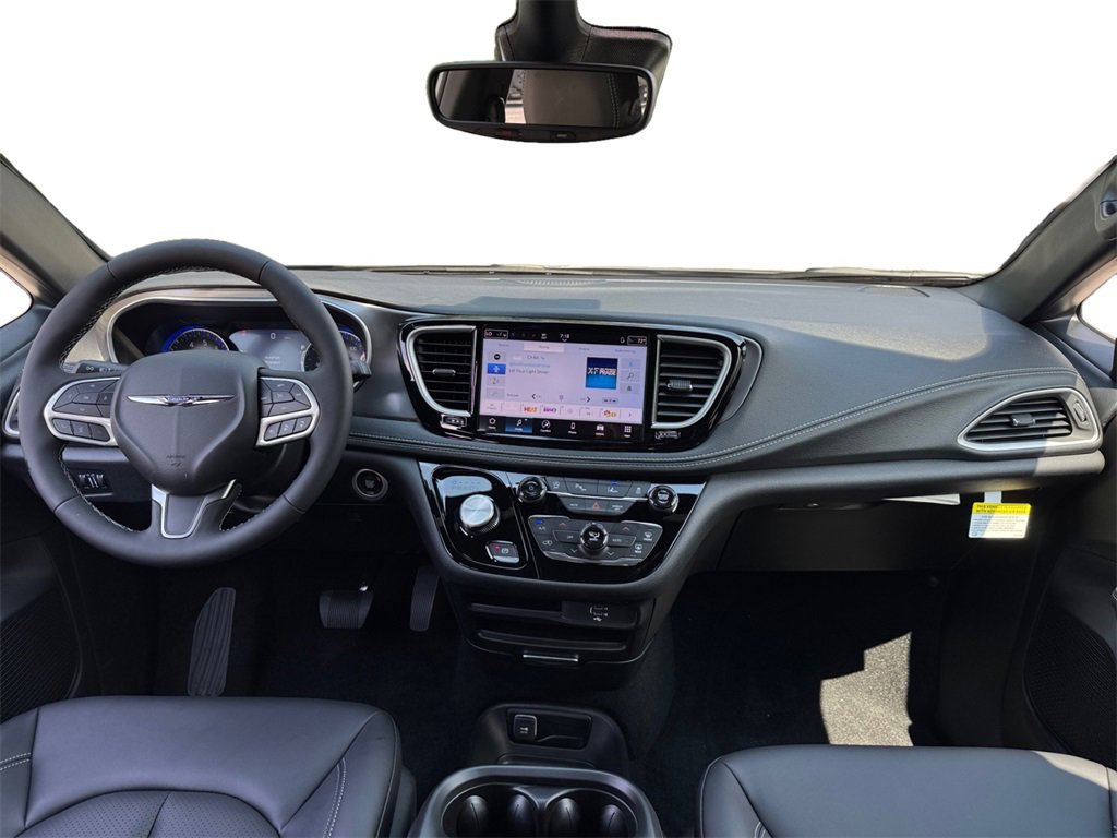 New 2026 Chrysler Pacifica Select image 10