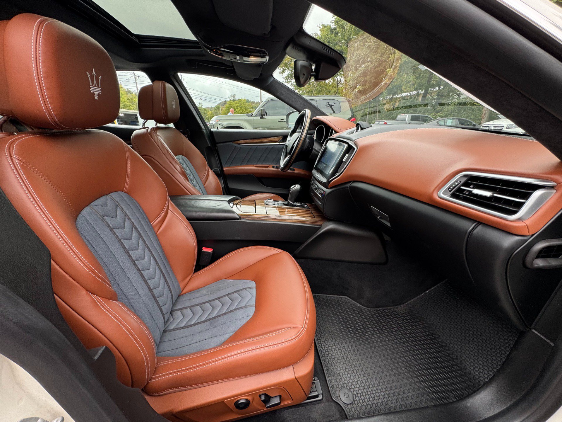 Used 2018 Maserati Ghibli S GranLusso AWD/4WD image 32