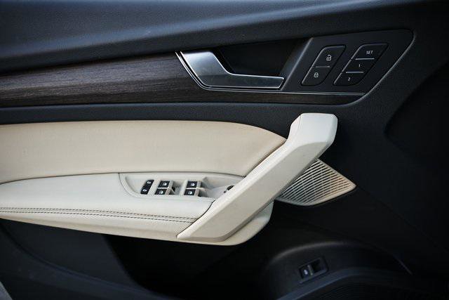 Certified 2025 Audi Q5 2.0T Premium Plus w/ Premium Plus Package image 14