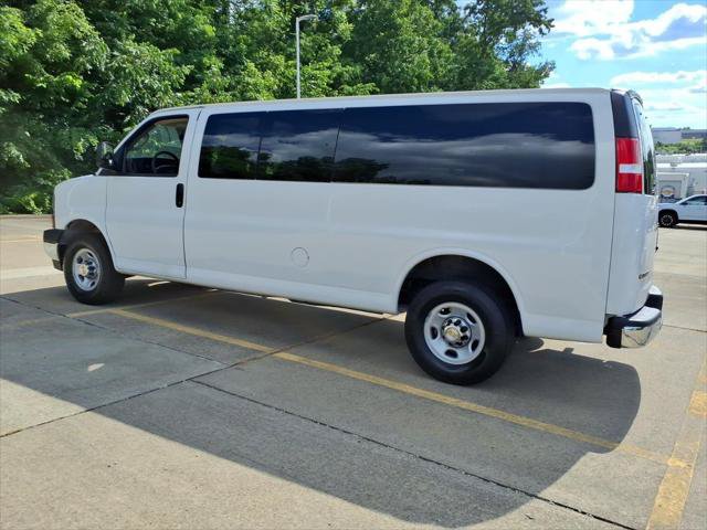 Used 2024 Chevrolet Express 3500 LT w/ LT Preferred Equipment Group RWD image 5